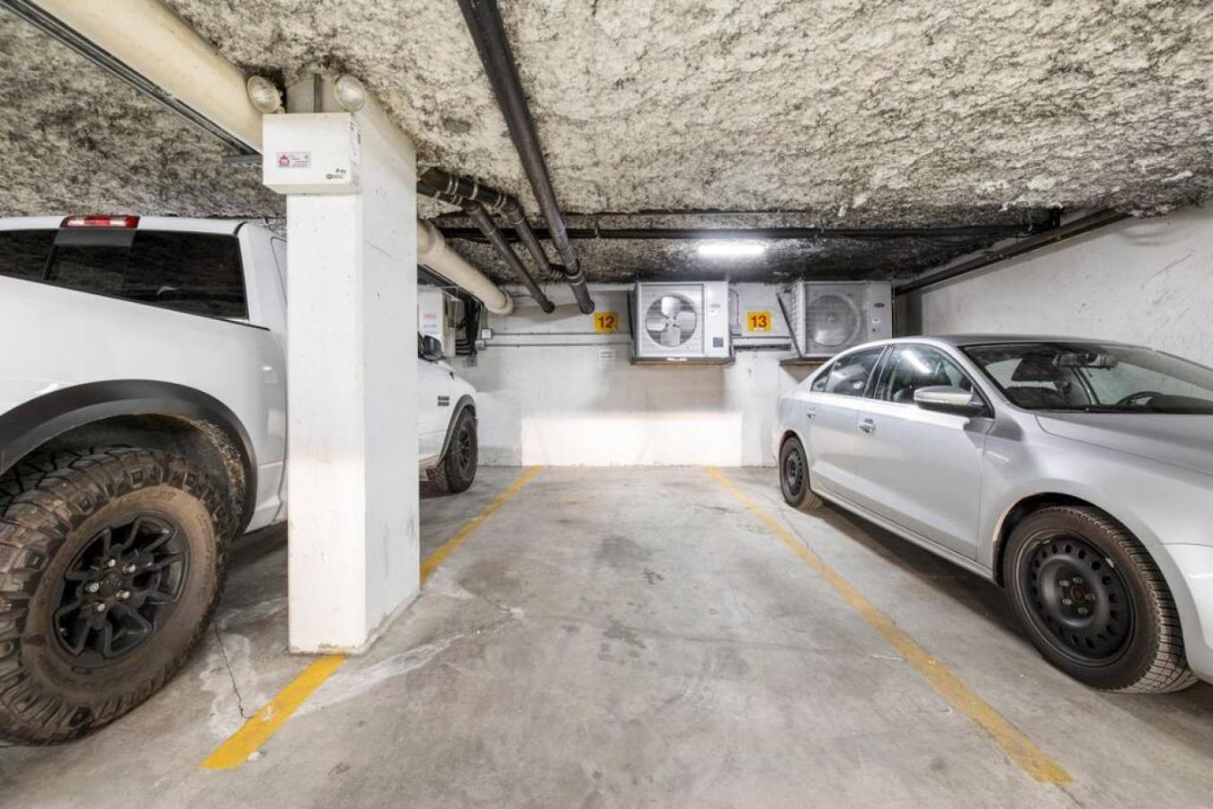 Top Floor Unit On Granville Strip Yaletown Area فانكوفر المظهر الخارجي الصورة