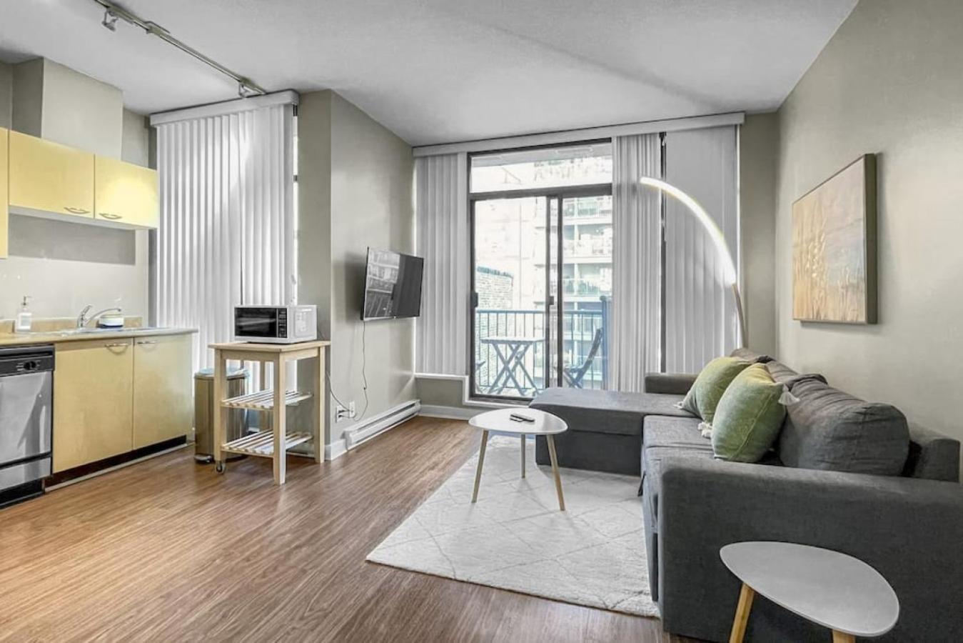 Top Floor Unit On Granville Strip Yaletown Area فانكوفر المظهر الخارجي الصورة