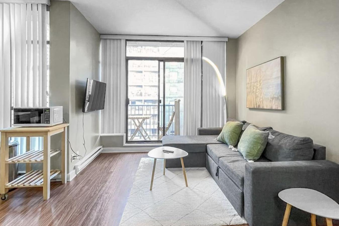 Top Floor Unit On Granville Strip Yaletown Area فانكوفر المظهر الخارجي الصورة